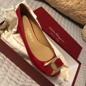 Authentic Ferragamo Ninna flats - red, size 7M